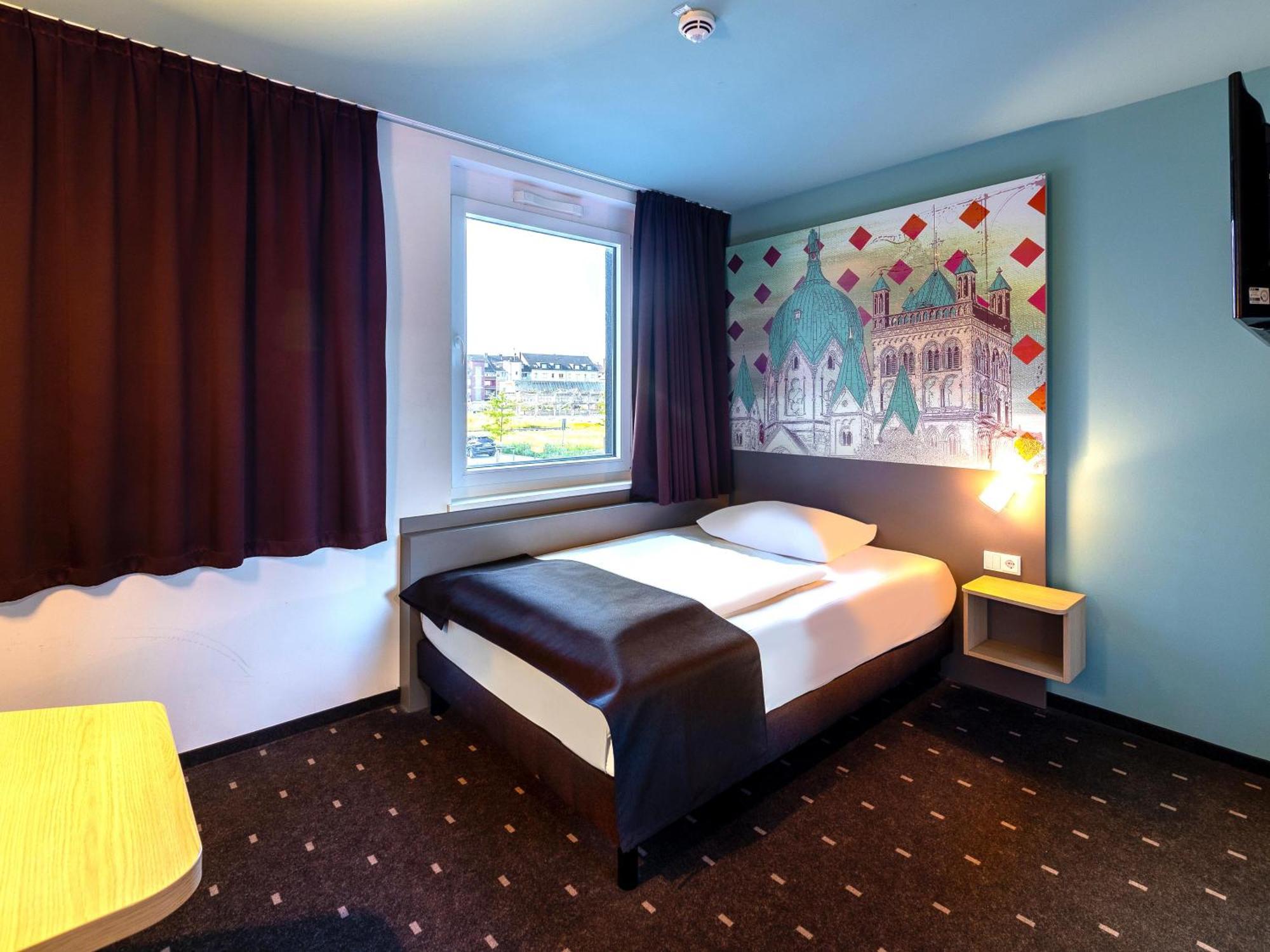 B&B Hotel 诺伊斯 外观 照片